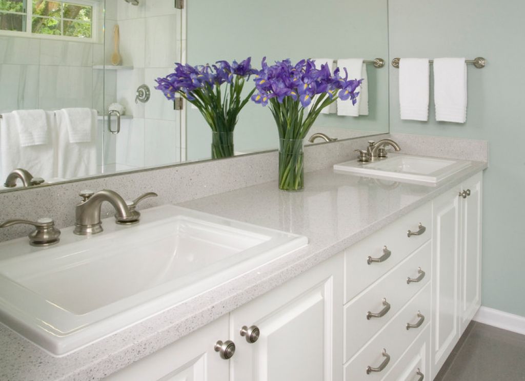 Riddle Construction and Design - Traditional Bathroom